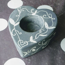 Load image into Gallery viewer, Heart Tealight