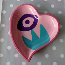 Load image into Gallery viewer, Curved Heart Plate