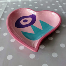 Load image into Gallery viewer, Curved Heart Plate