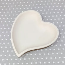 Load image into Gallery viewer, Curved Heart Plate