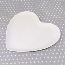 Load image into Gallery viewer, Flat Heart Shaped Plate