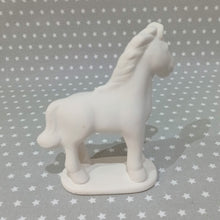 Load image into Gallery viewer, Medium Horse Figure