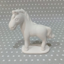 Load image into Gallery viewer, Medium Horse Figure