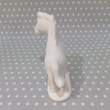 Load image into Gallery viewer, Medium Horse Figure