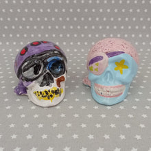 Load image into Gallery viewer, Medium Pirate Skull Figure