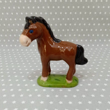 Load image into Gallery viewer, Medium Horse Figure